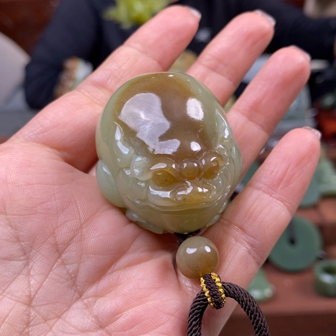 光***^和田玉未镶嵌把件