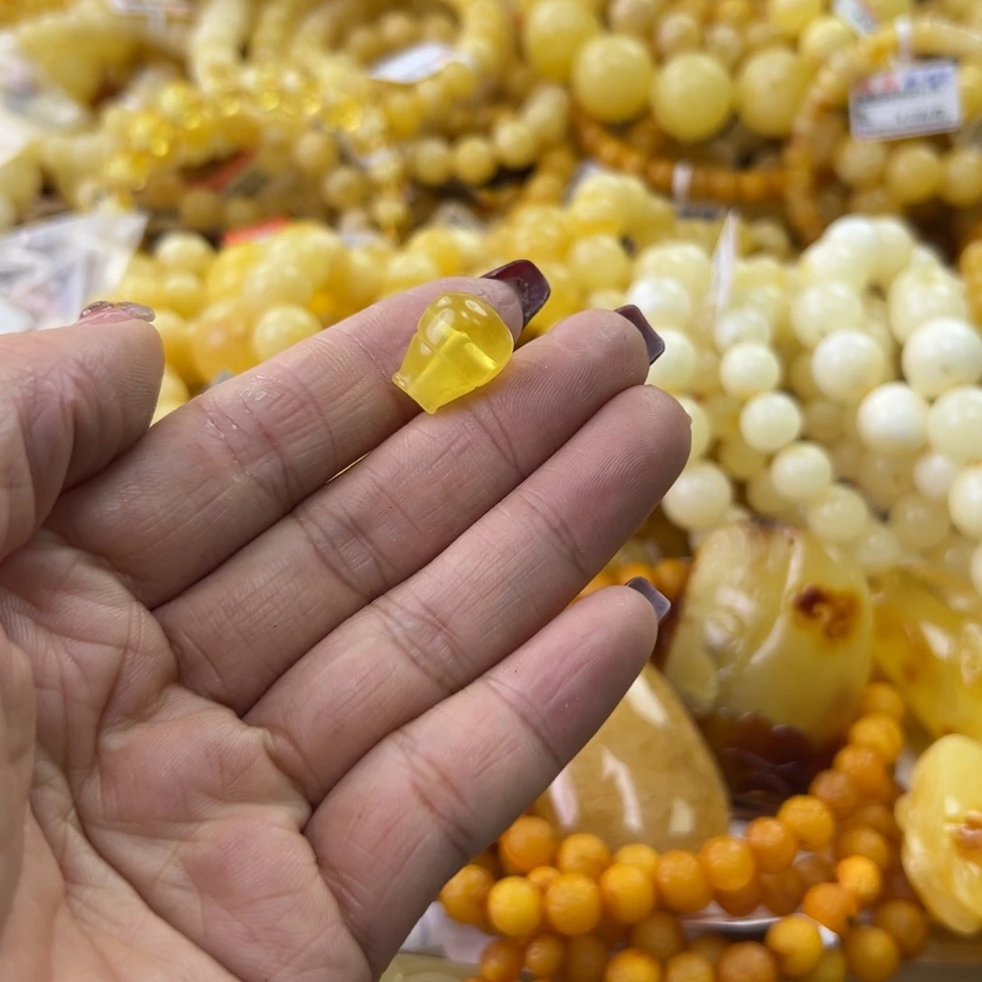 琥珀珠宝奇石未镶嵌