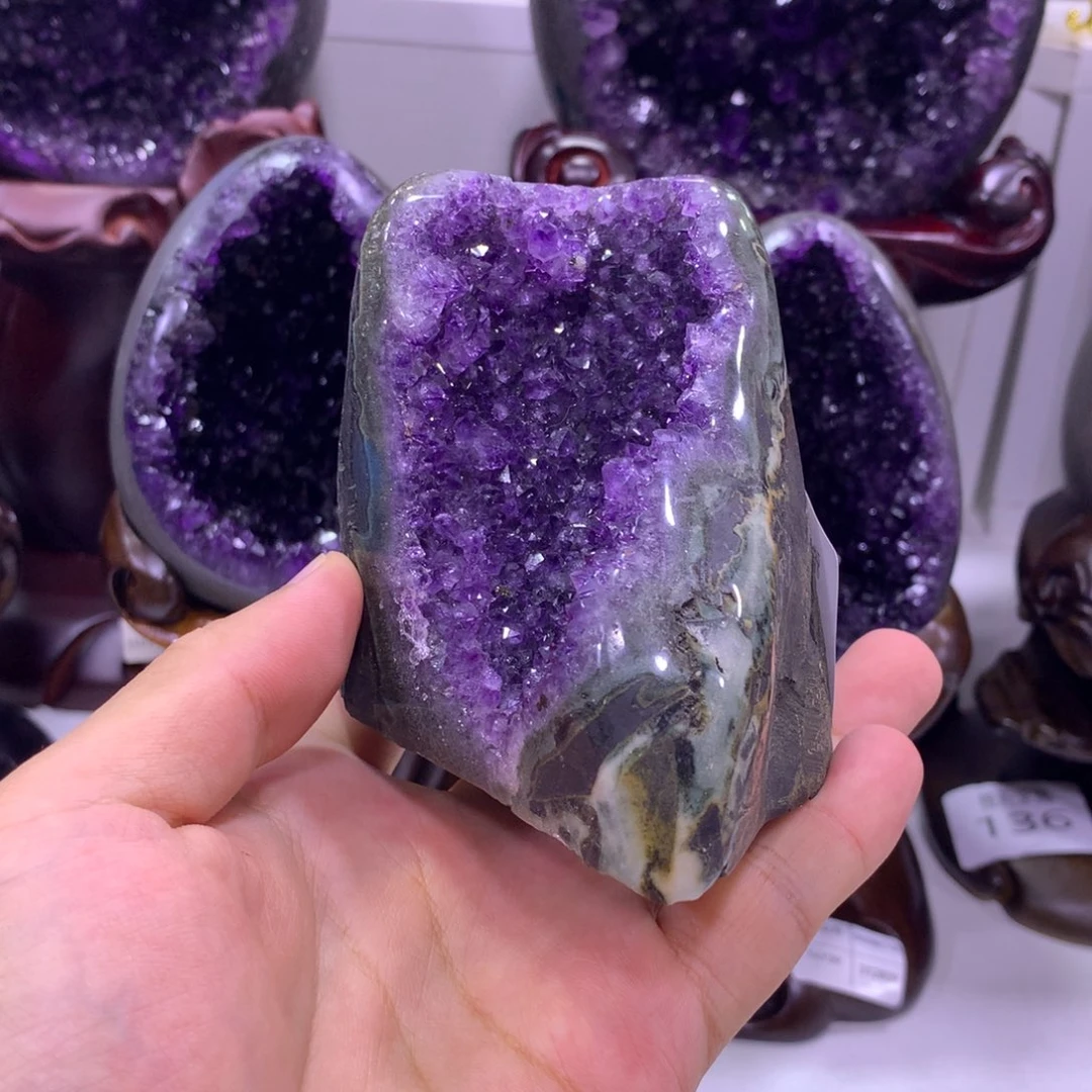 织绣乌拉圭紫水晶420
