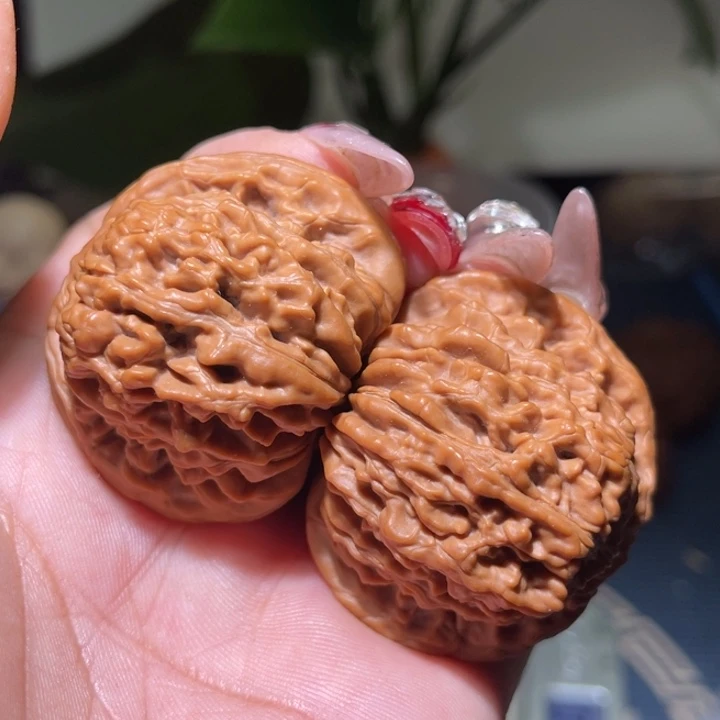 桃核把件山**蘇            42