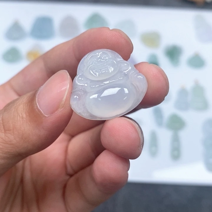 步****翡翠未镶嵌颈饰37