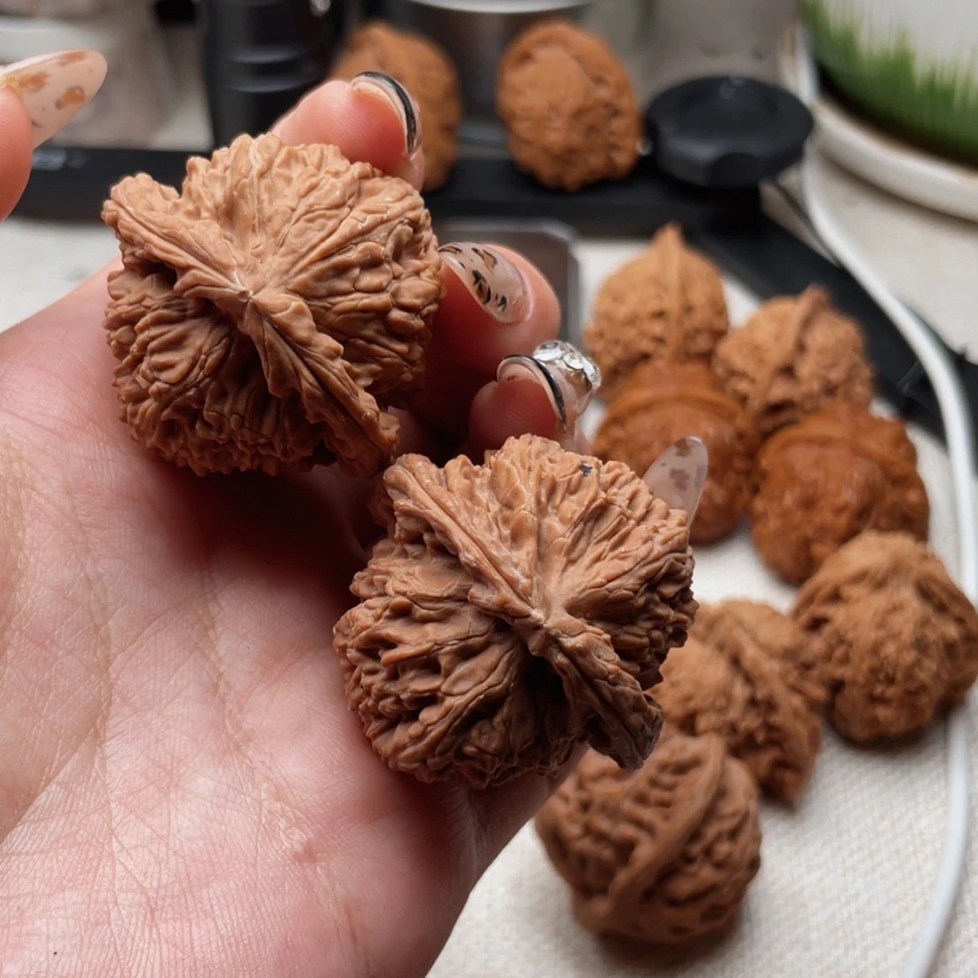 小***王把件文玩核桃40全品三角白