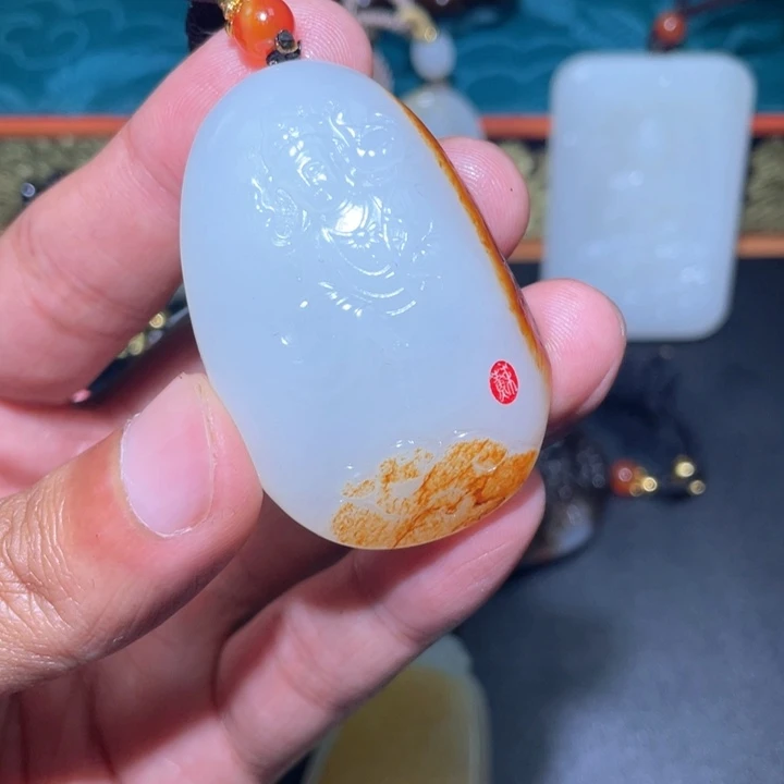 红***雷和田玉未镶嵌颈饰