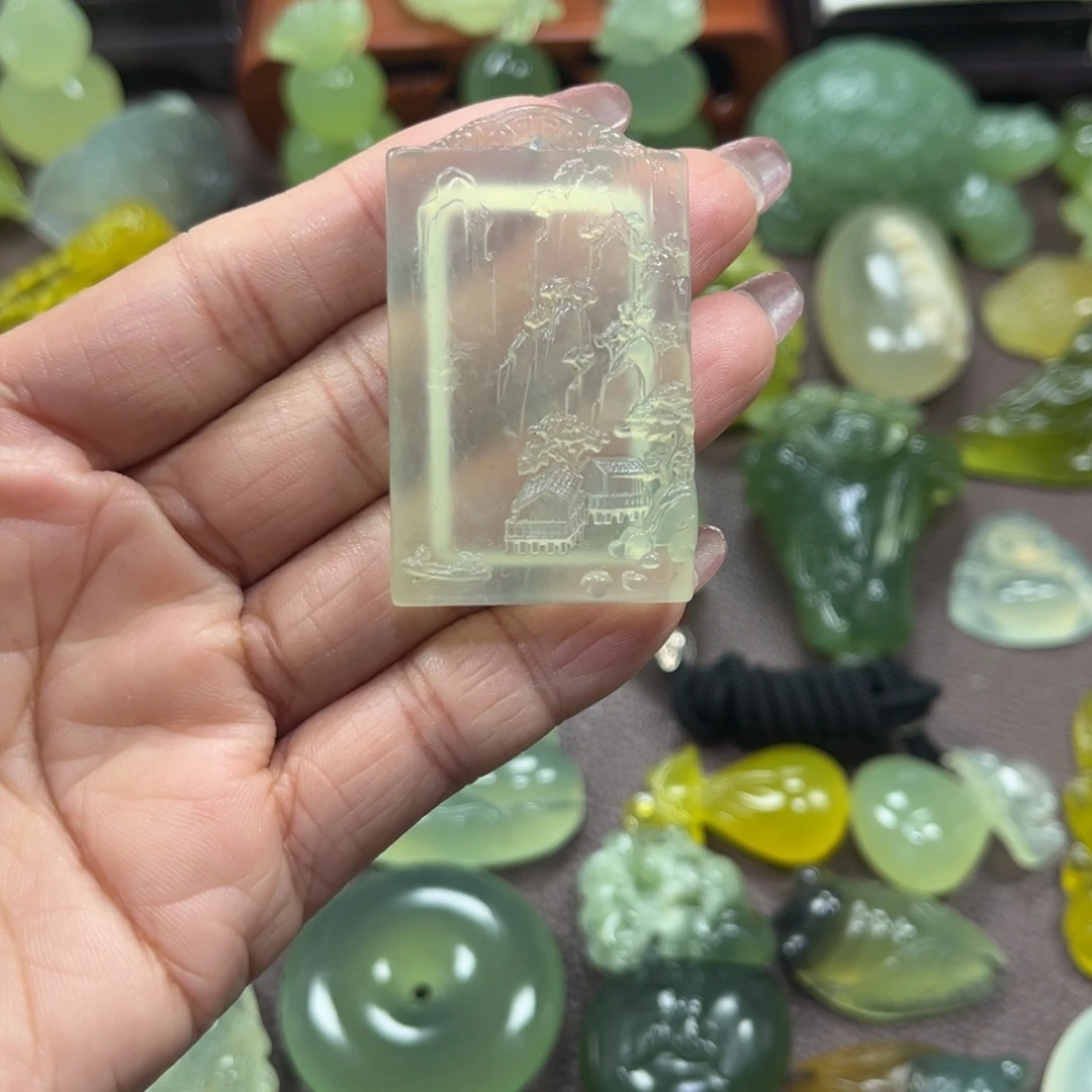 蛇纹石玉未镶嵌颈饰