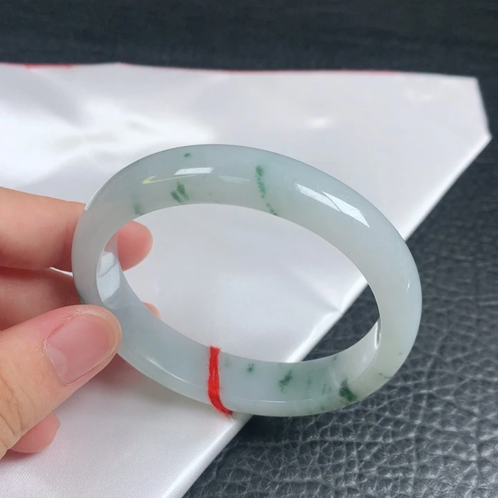 翡翠手镯（贵妃镯）未镶嵌