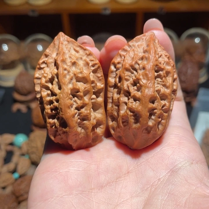 一***饮把件文玩核桃绣花鞋