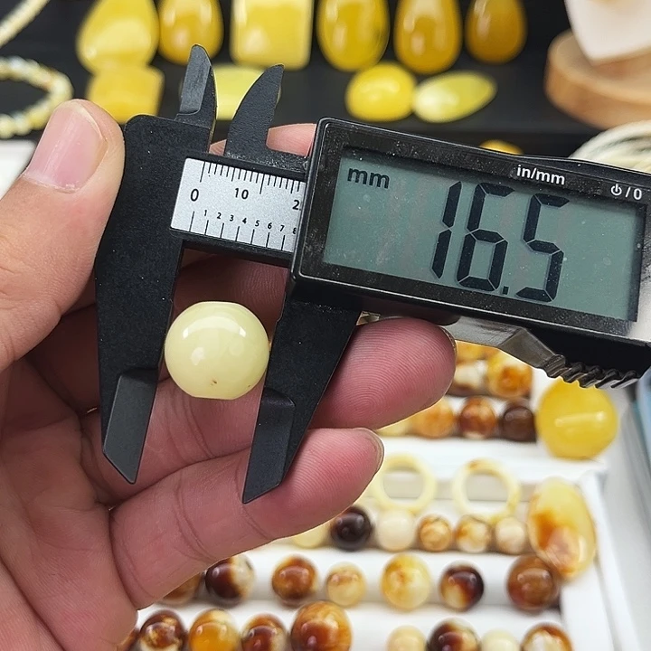 琥珀颈饰未镶嵌51