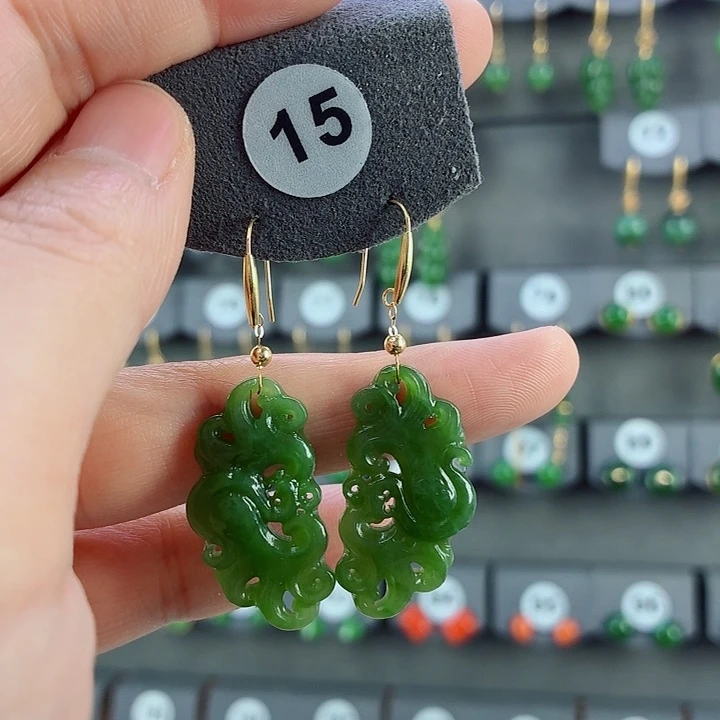 和田玉18K金镶嵌耳饰