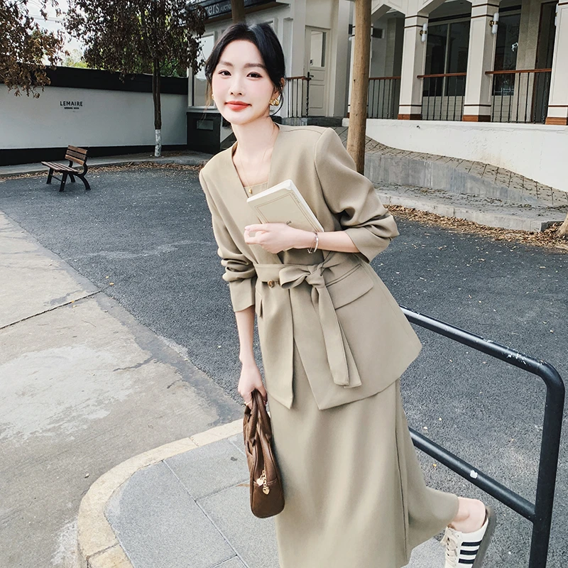 高级感轻熟风西装套装女2025春季新款御姐气质女神范吊带裙两件套