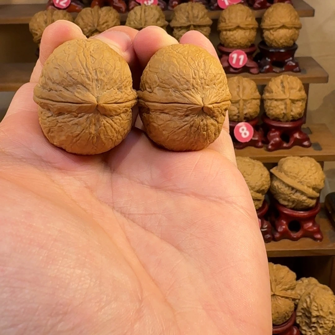 铁核桃把件粗筋皇冠