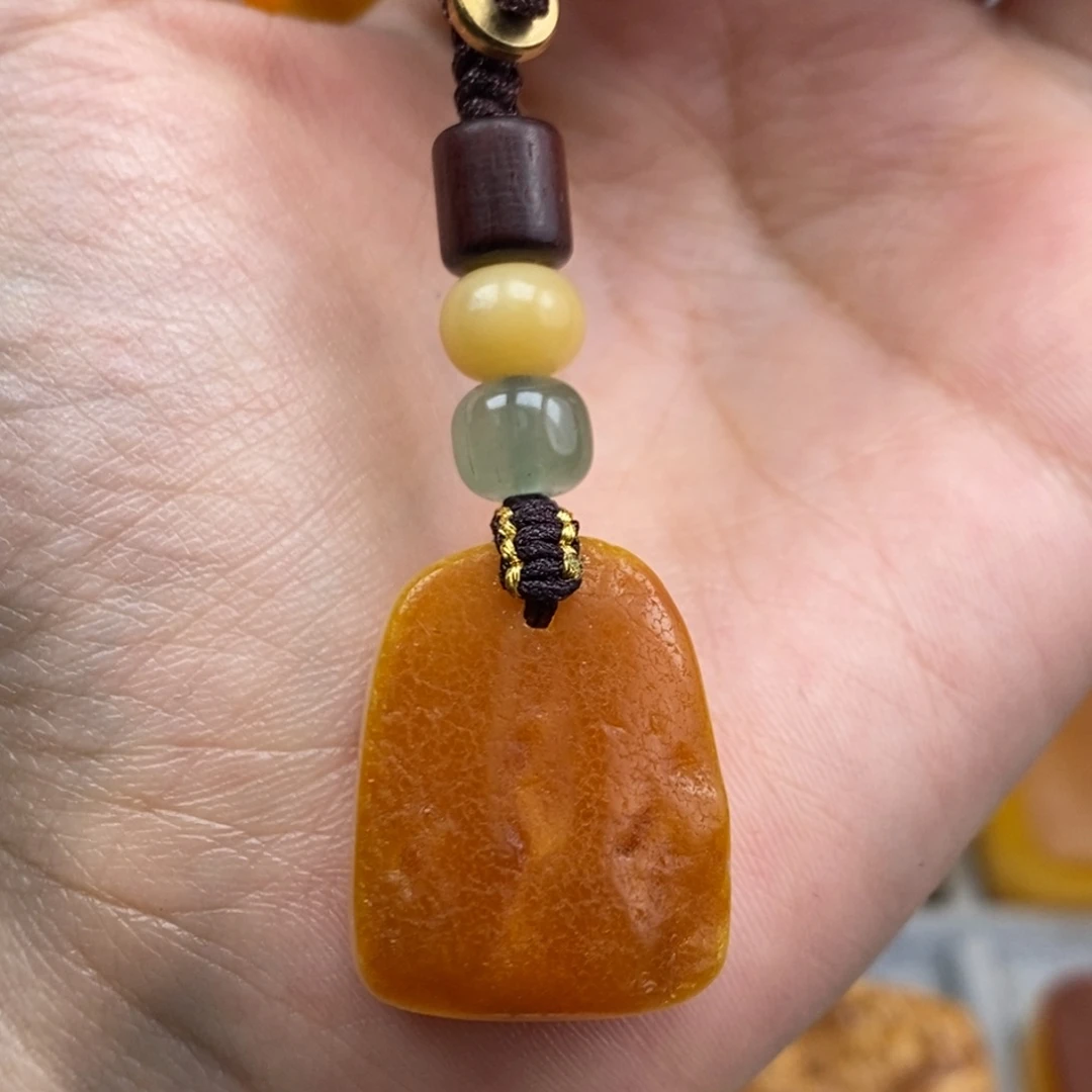 琥珀吊坠(赠链)未镶嵌