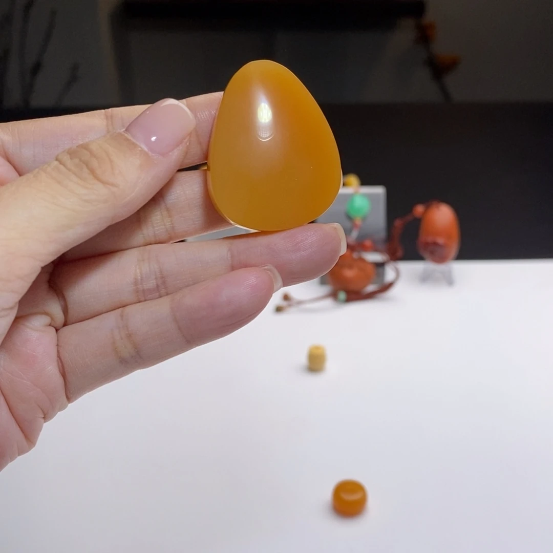 石英质玉（缅黄）未镶嵌颈饰