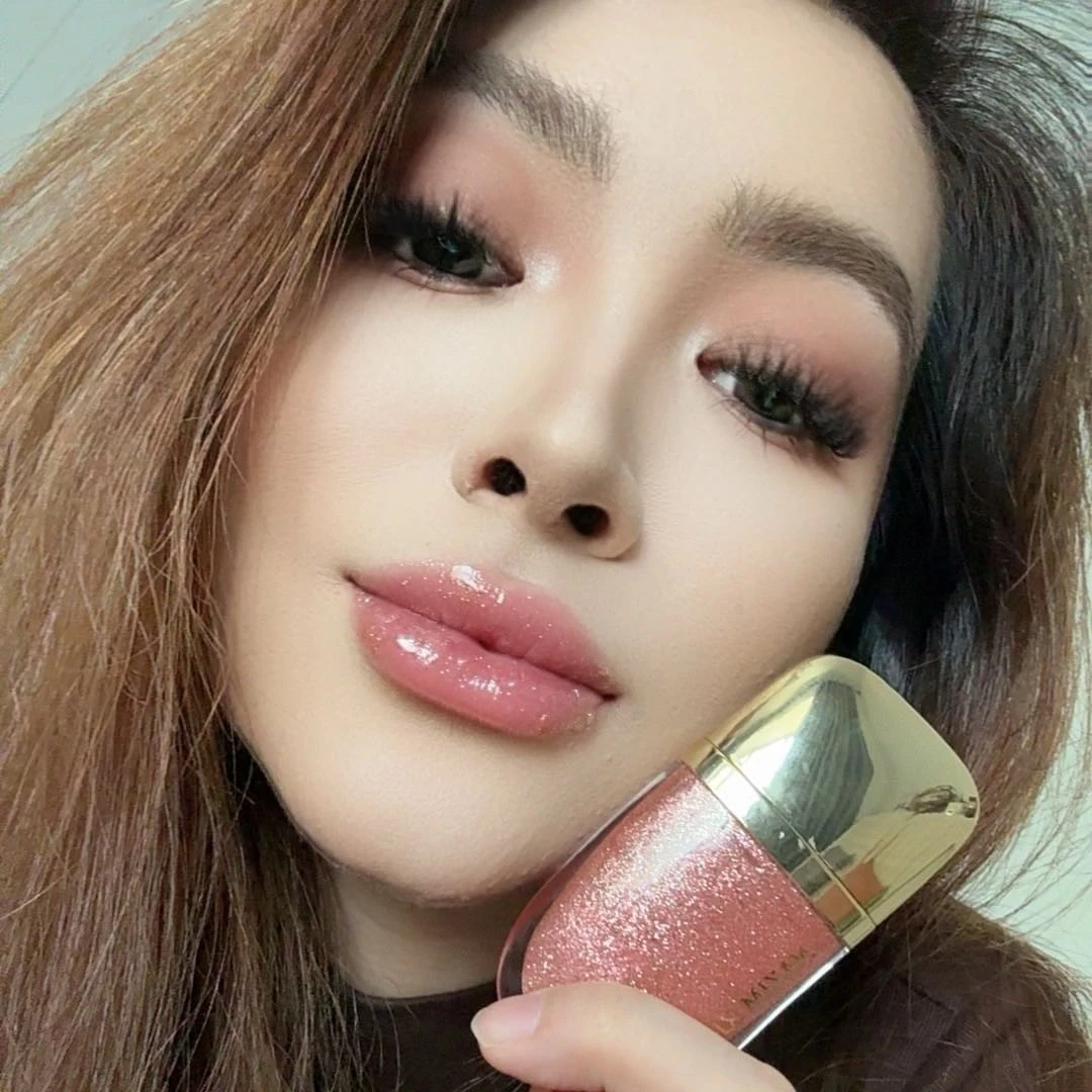 NAZIMKIZ/奈紫密镜面细闪清透嘟嘟唇蜜