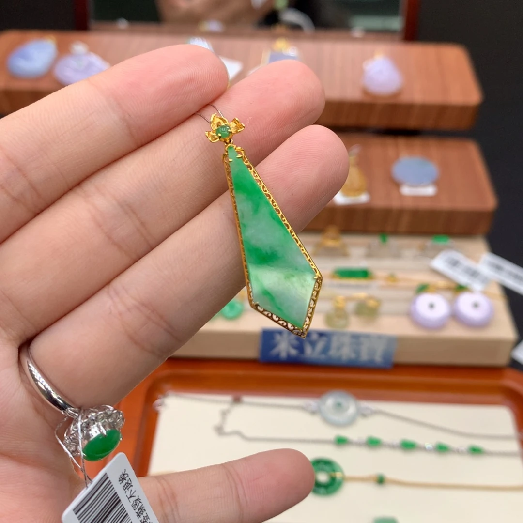翡翠18K金镶嵌吊坠(不含链)