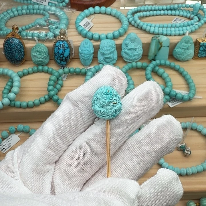 绿松石未镶嵌珠宝奇石