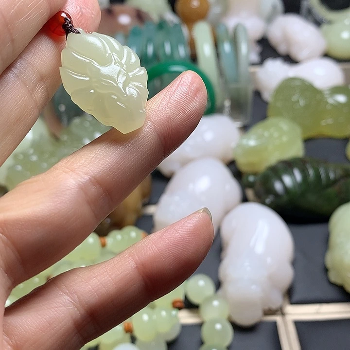 和田玉（青白玉）未镶嵌颈饰