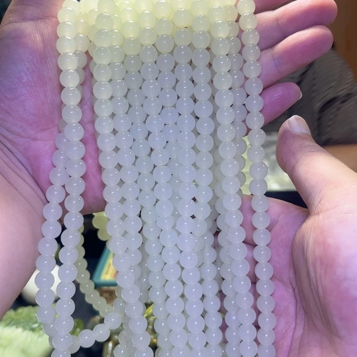 元***哥蛇纹石玉未镶嵌颈饰