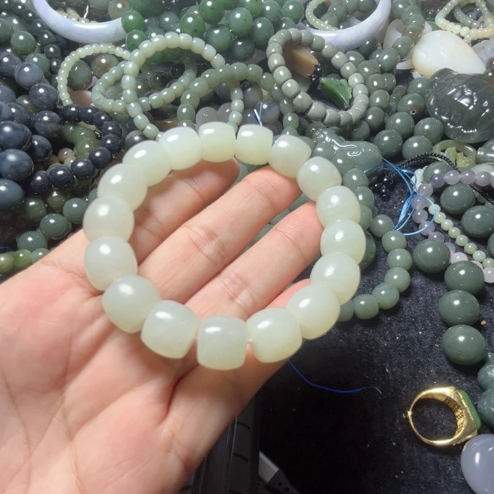 吱***嘎手串未镶嵌和田玉