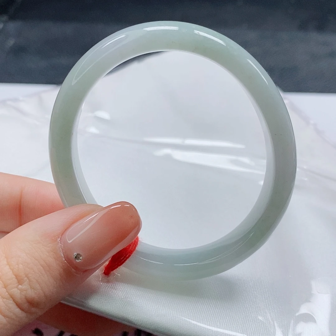 【闪购商品】未镶嵌手镯（贵妃镯）翡翠404号
