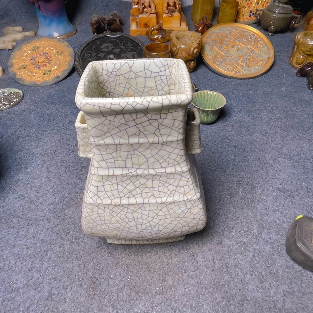 碟坎坎坷坷地走过这条小路上