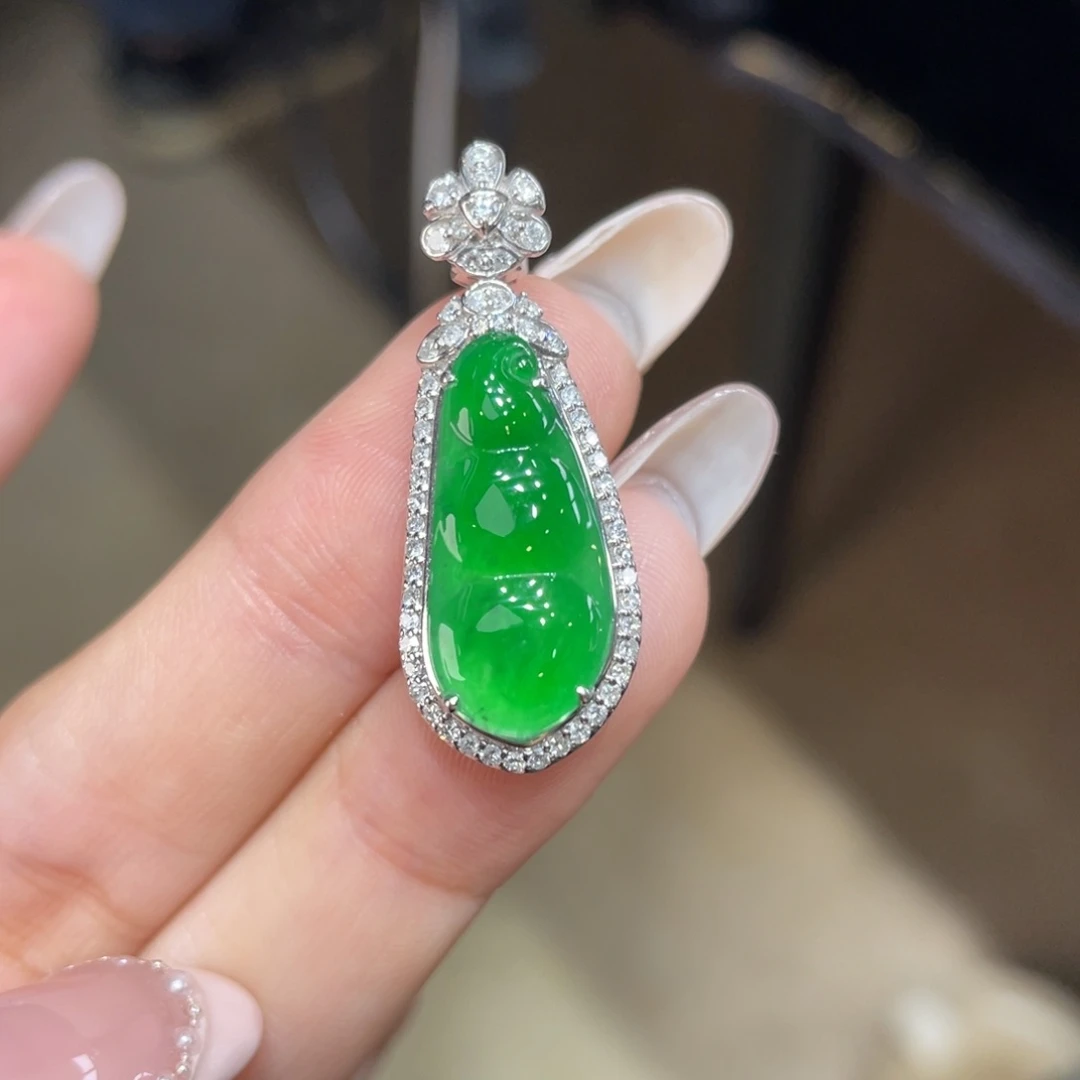 翡翠颈饰18K金镶嵌天然缅甸翡翠a货