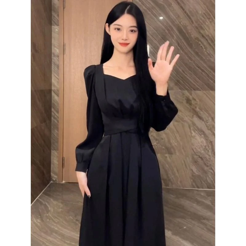 新款入秋长裙春秋洋气显瘦收腰时尚穿搭复古连衣裙法式高级裙子女