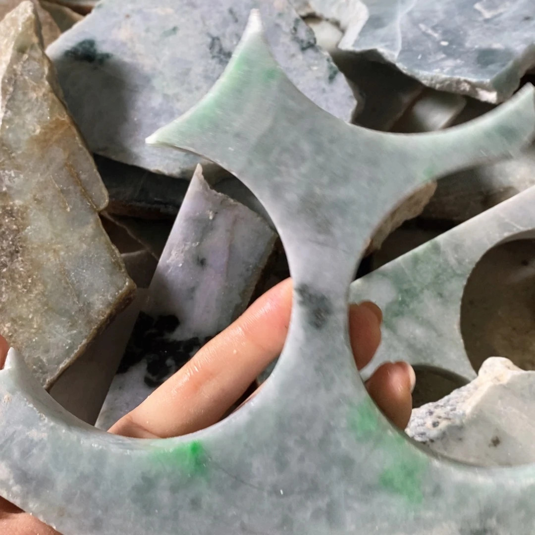 颈饰未镶嵌翡翠天然翡翠