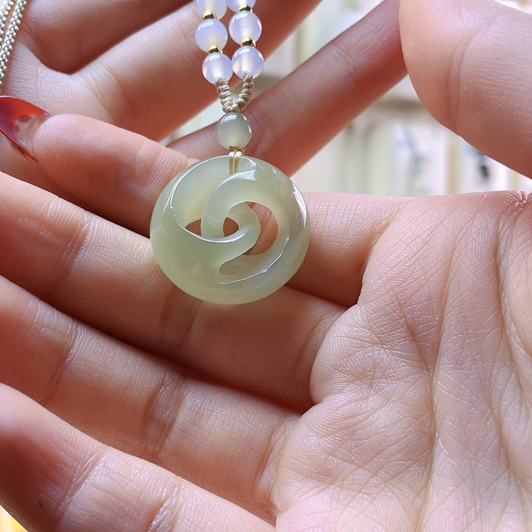 和田玉吊坠(赠链)未镶嵌半****_