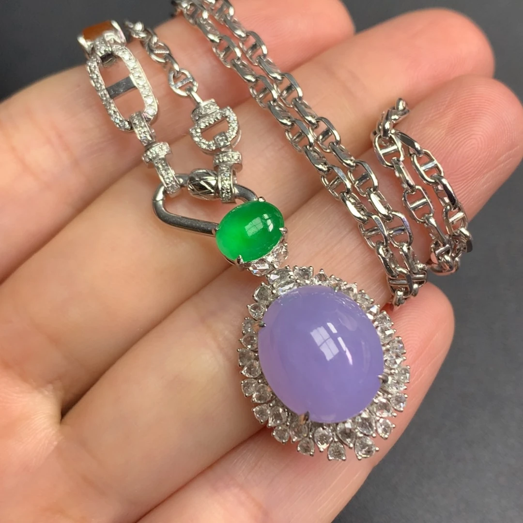 颈饰18K金镶嵌翡翠