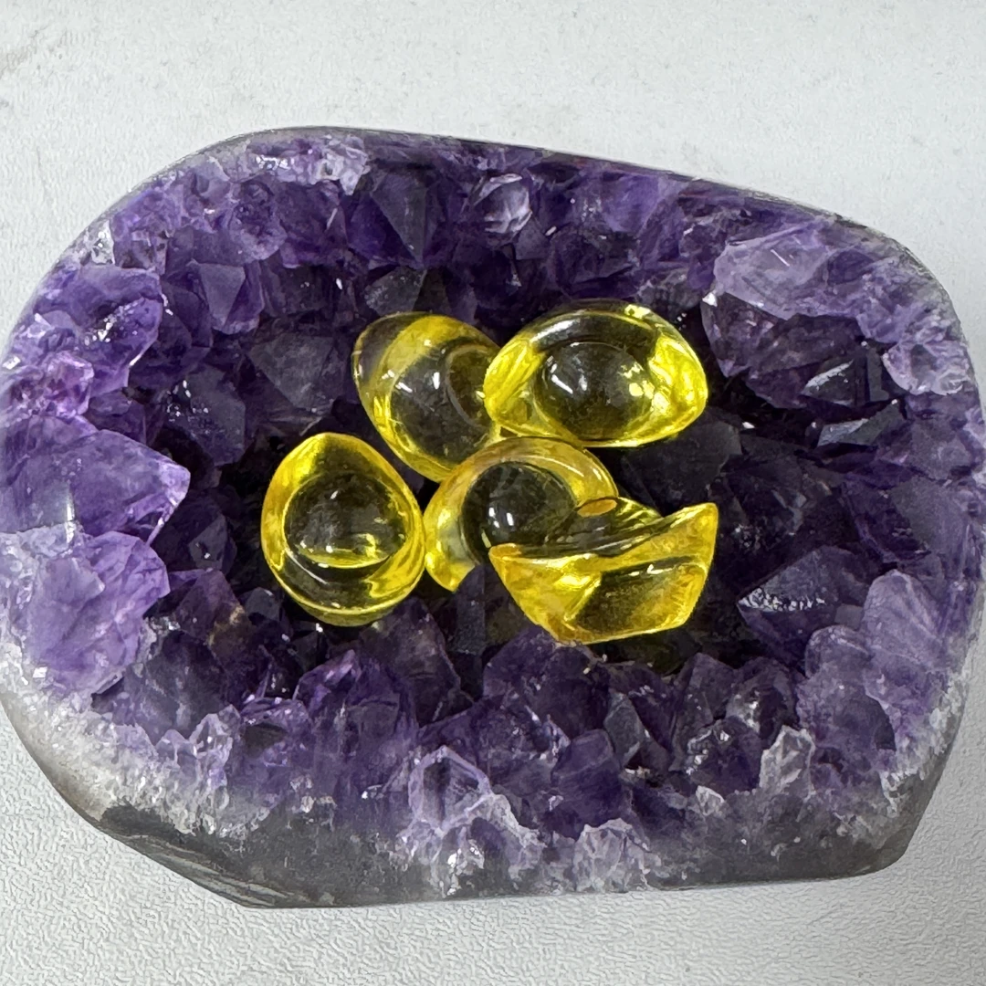 琉璃元宝雕刻件非水晶