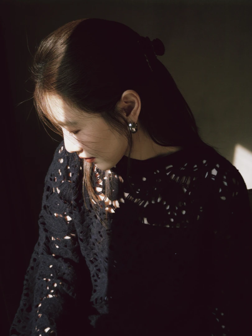 定染全羊毛手工钩花镂空开衫长袖 J25MY545