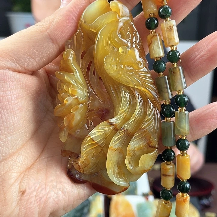 蛇纹石玉颈饰未镶嵌