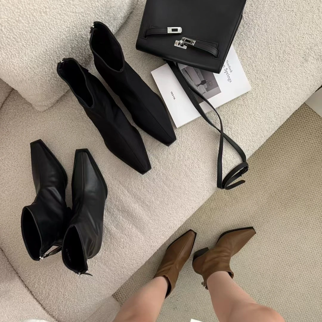 韩版尖头马丁靴女鞋2025秋冬季新款时装靴后拉链骑士靴粗跟短靴子