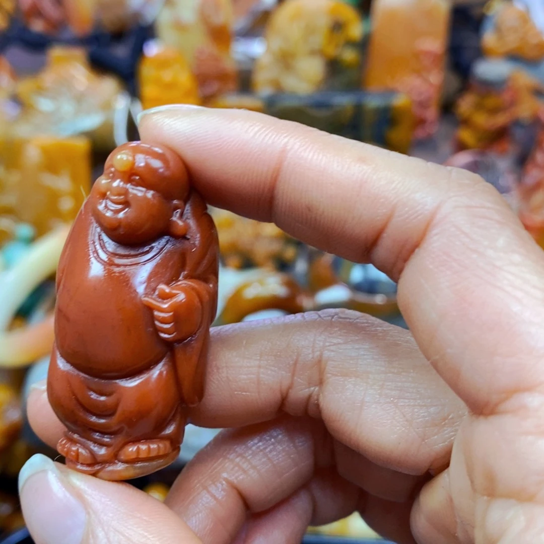 未镶嵌石英质玉（黄龙玉）颈饰