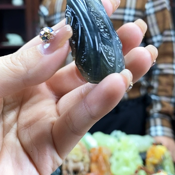 蛇纹石玉吊坠未镶嵌