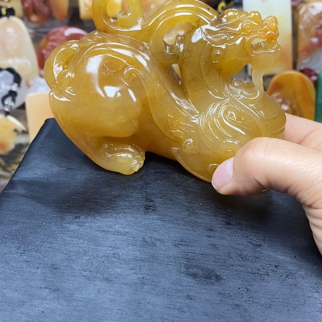 石英质玉（黄龙玉）颈饰未镶嵌