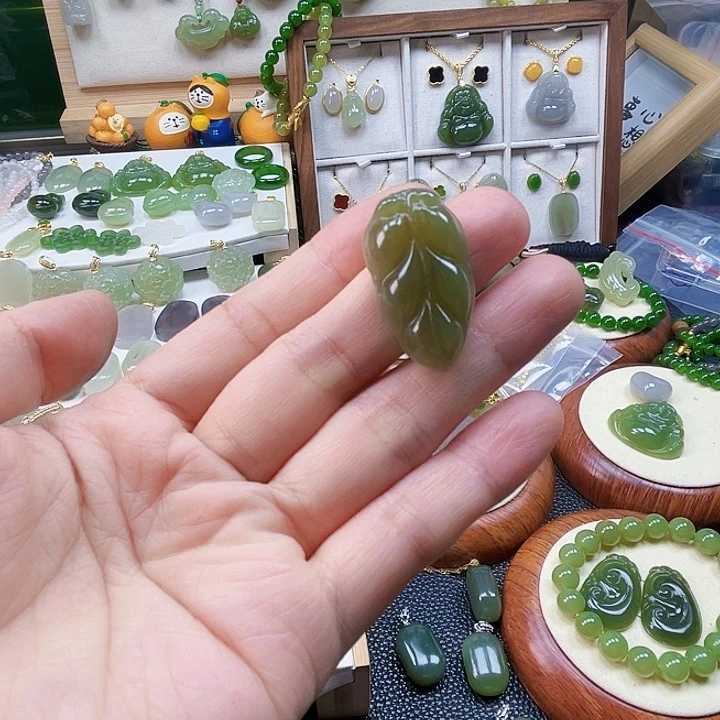 和田玉未镶嵌吊坠(不含链)