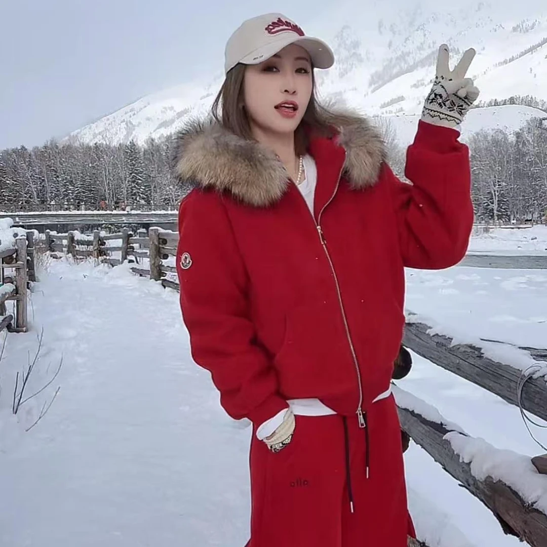 熙薇『酒红映月』2025冬季新款设计师短款连帽羽绒服H6906