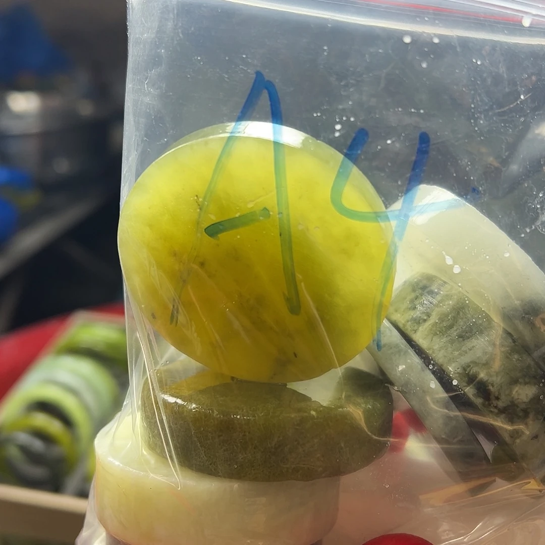 我***看蛇纹石玉未镶嵌鱼缸石 盆景石