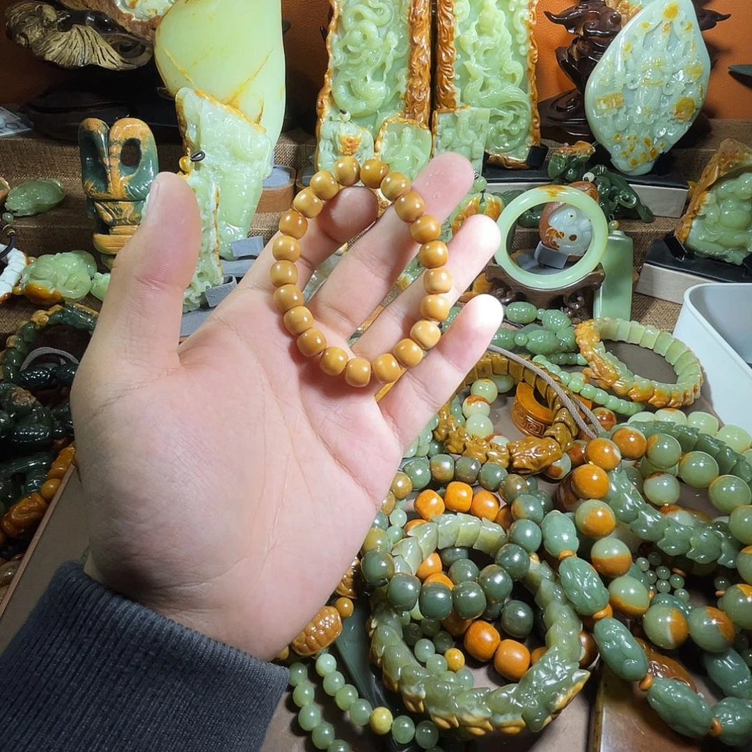 透闪石质玉未镶嵌珠宝奇石