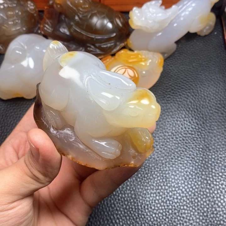 潇***吧未镶嵌颈饰玛瑙/玉髓