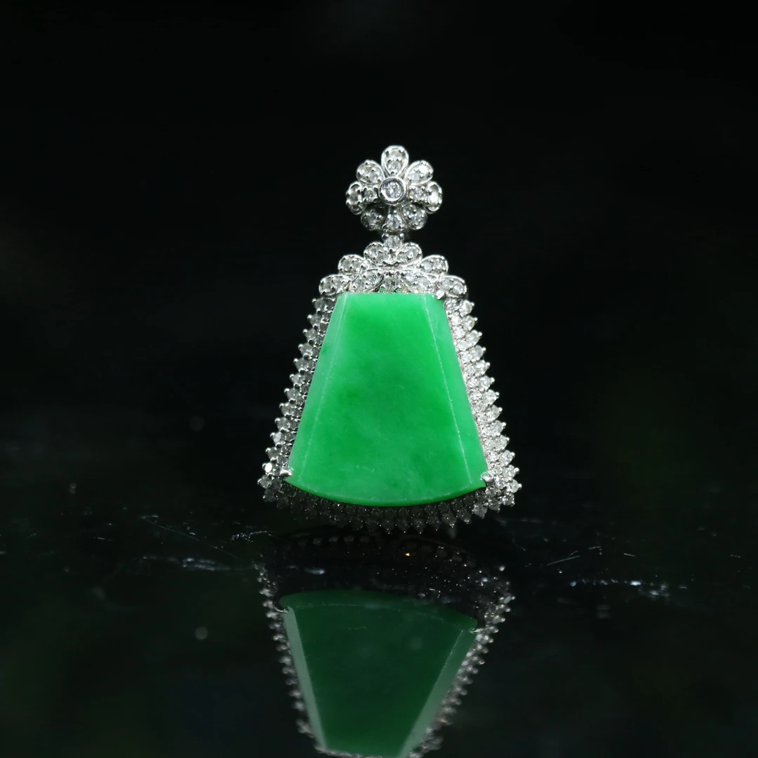 21天然缅甸翡翠A货18k绿无事牌/300155/上海嘉禾拍卖