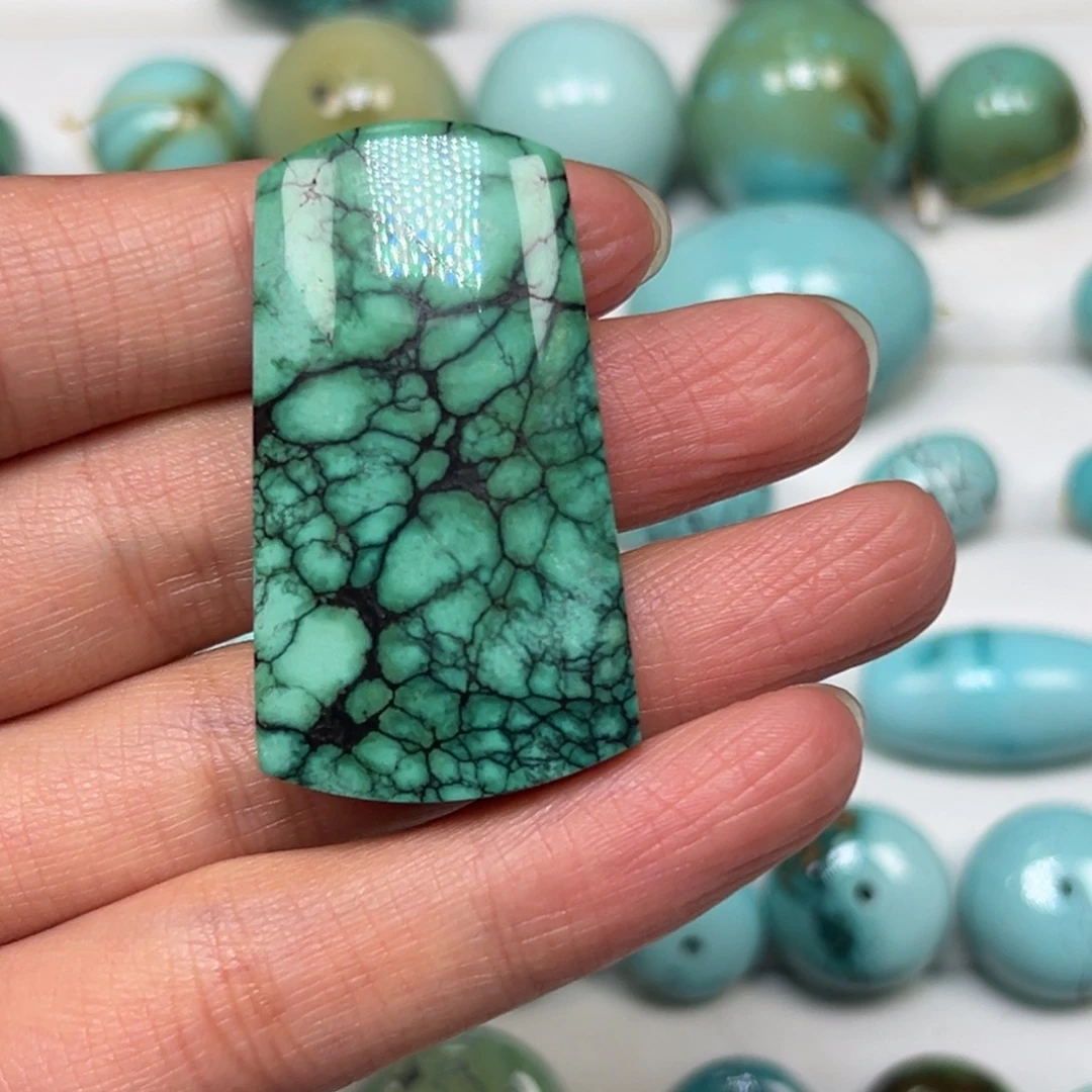 绿松石未镶嵌珠宝奇石