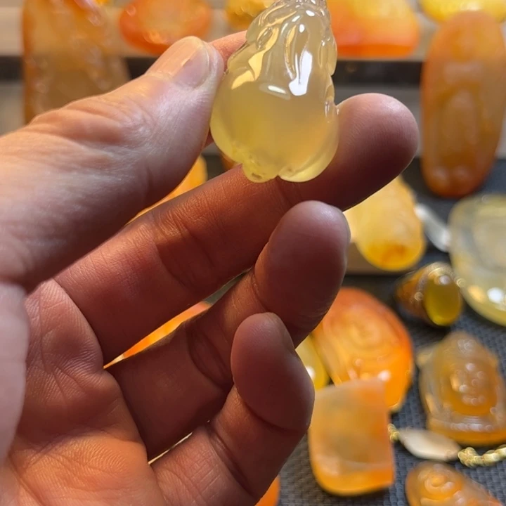 石英质玉颈饰银S925镀金镶嵌蓝**云