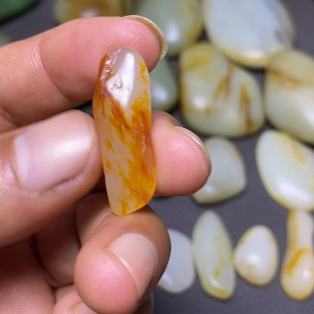 和田玉（糖玉）未镶嵌挂件