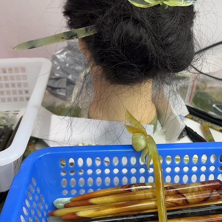 白***予蛇纹石玉未镶嵌发饰