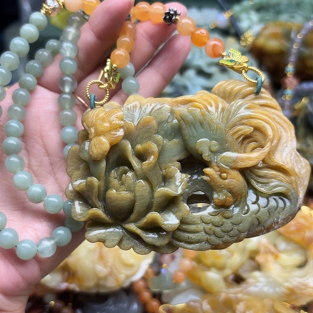 蛇纹石玉未镶嵌颈饰