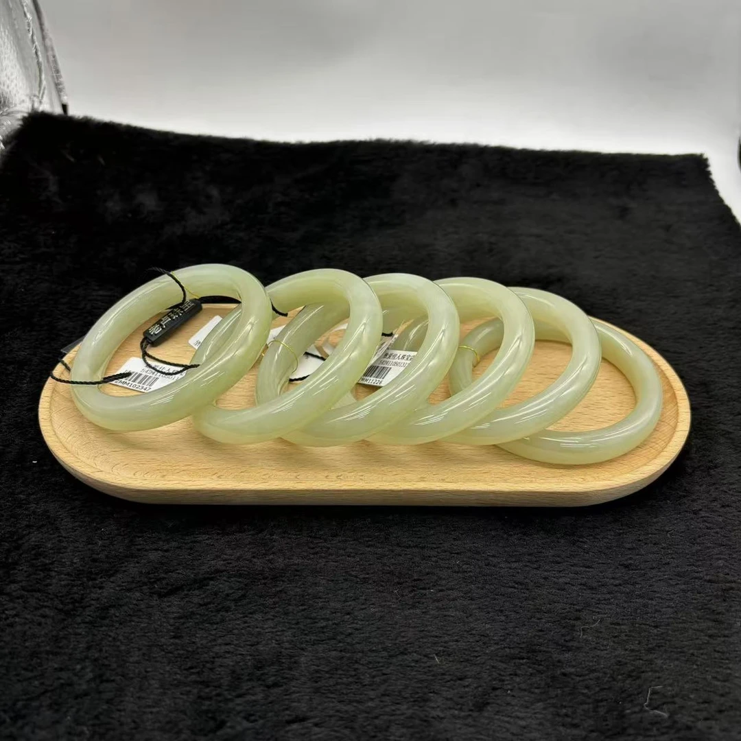 天然和田玉手镯精美时尚气质有瑕款多样性发货其一96