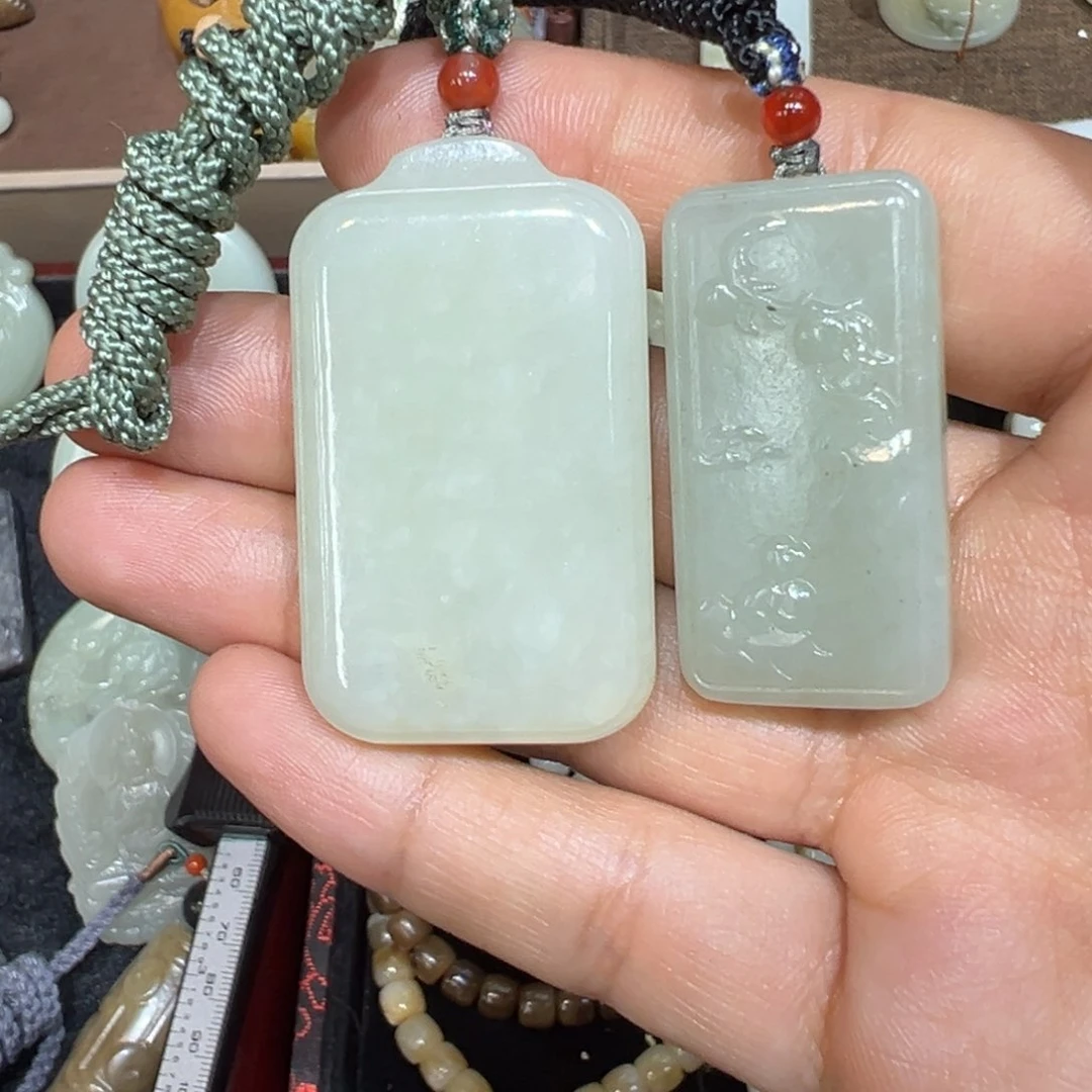 吊坠(赠链)未镶嵌和田玉有****）