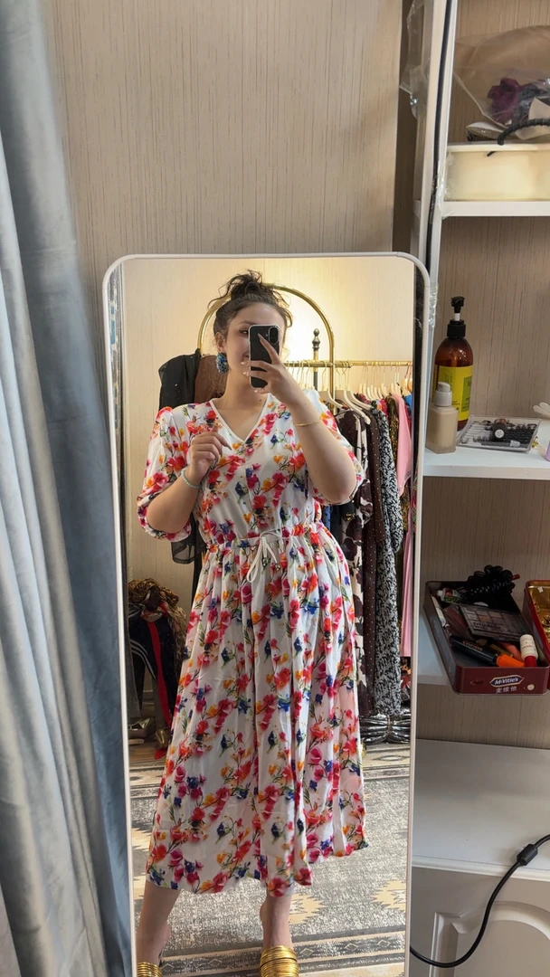 甜美碎花V领长裙夏季气质中长款A字裙连衣裙短袖